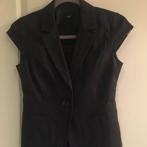 Ann Taylor 2 piece suit size 0 petite